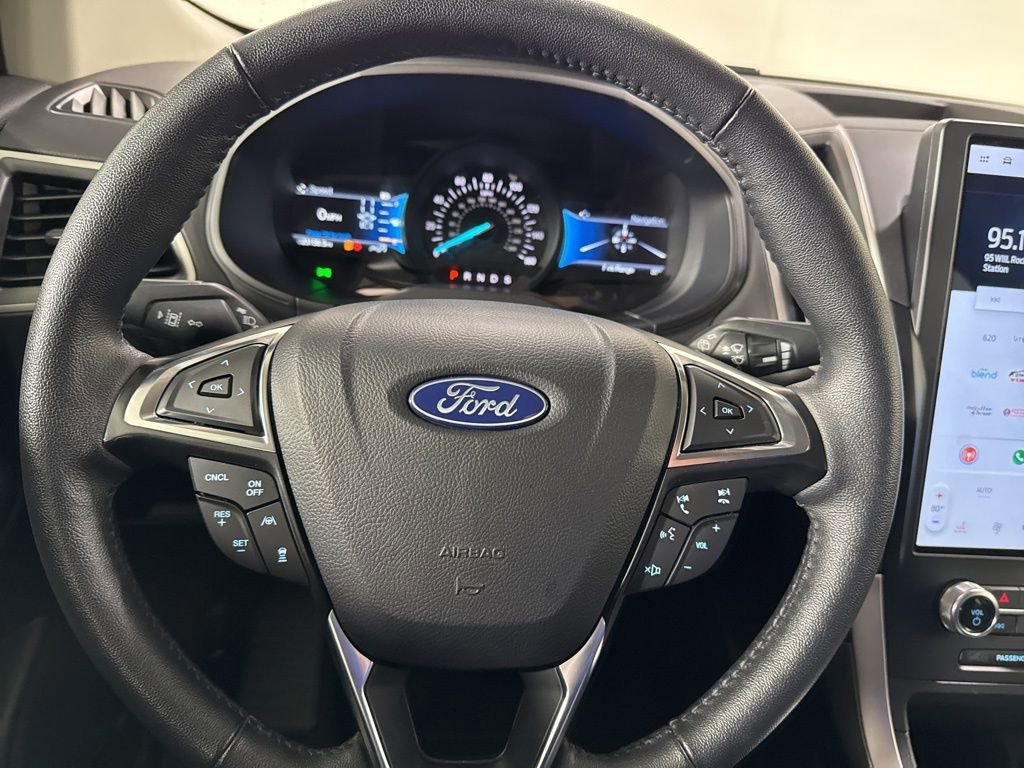 Certified 2024 Ford Edge SEL image 19