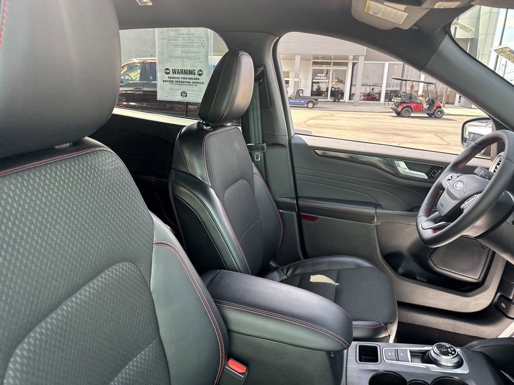 Certified 2023 Ford Escape ST-Line image 13