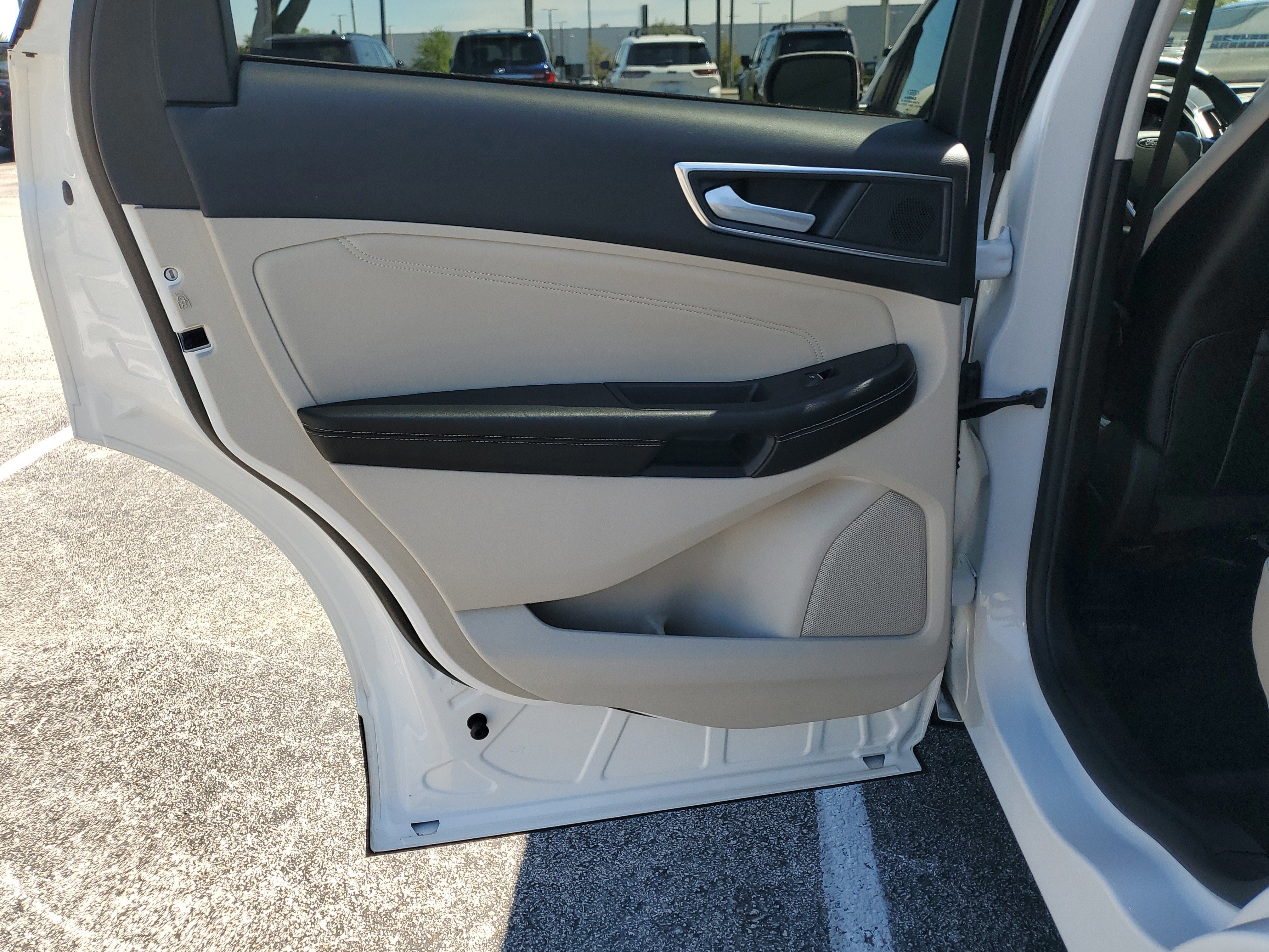 Certified 2023 Ford Edge Titanium w/ Class II Trailer Tow Package image 12