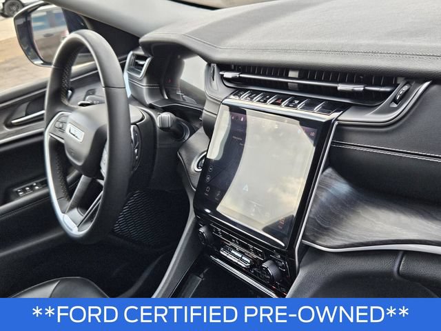 Used 2023 Jeep Grand Cherokee Limited AWD/4WD image 12