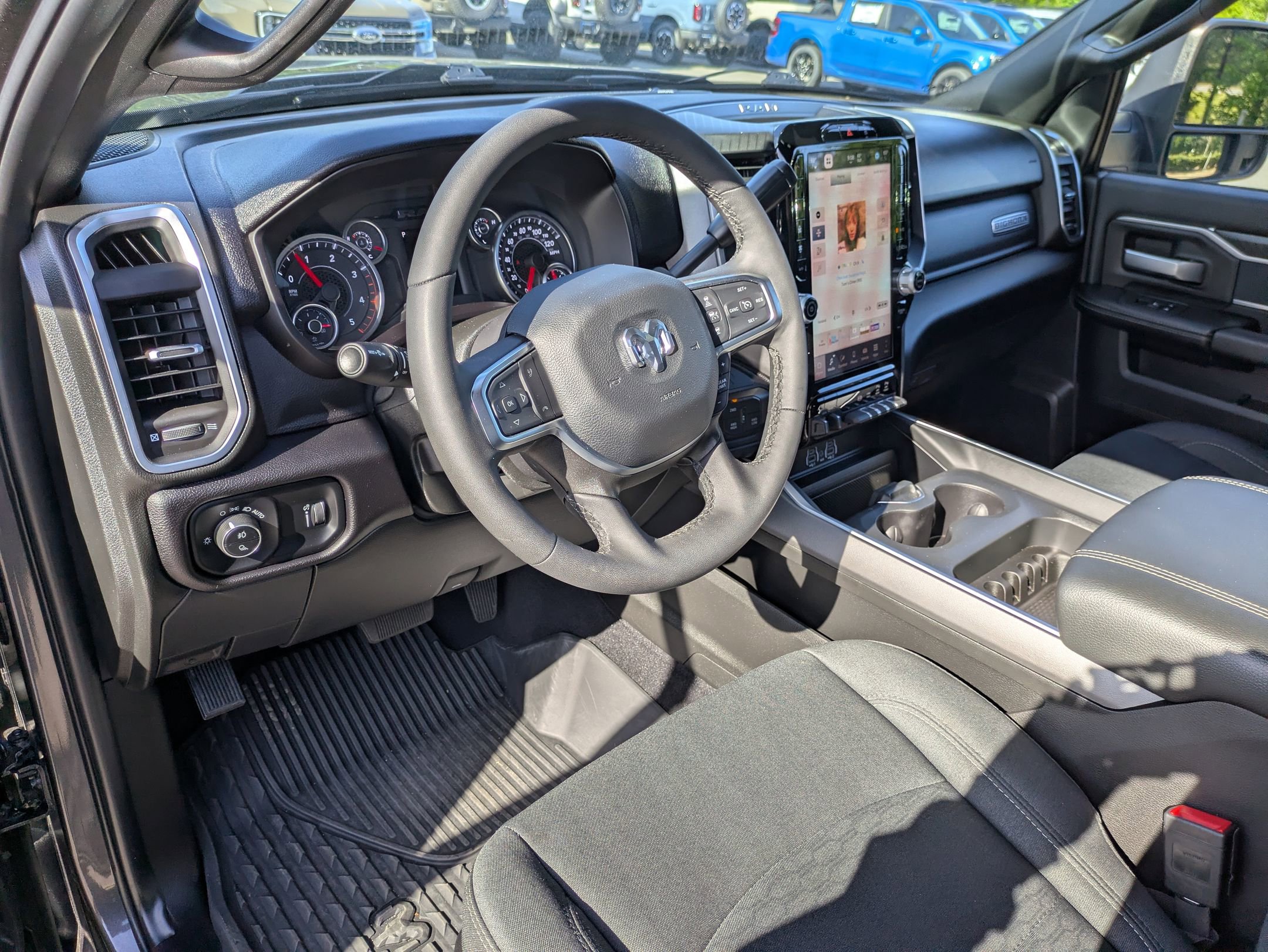Used 2025 RAM 2500 Big Horn AWD/4WD image 13