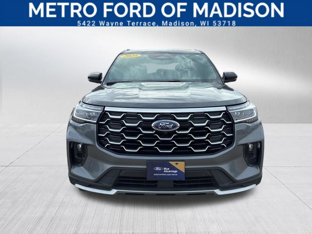 Certified 2025 Ford Explorer Platinum AWD/4WD image 3