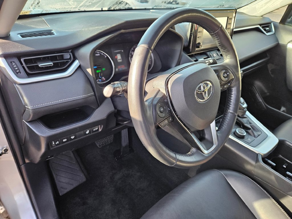 Used 2022 Toyota RAV4 XLE Premium AWD/4WD image 21