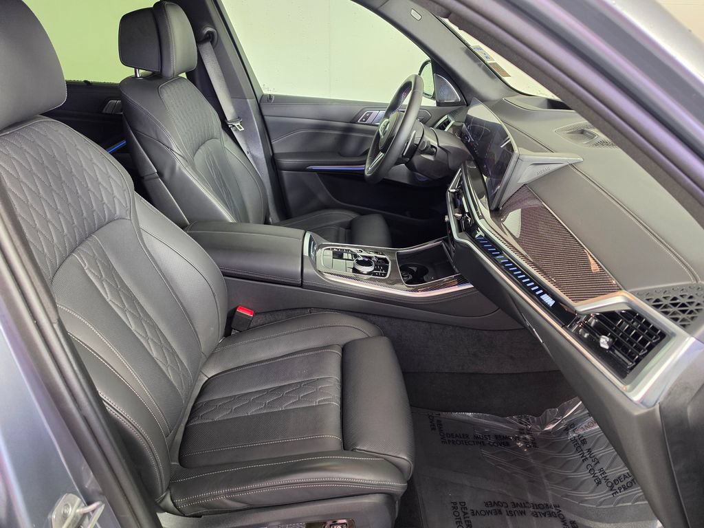 Used 2024 BMW X5 M60i AWD/4WD image 11
