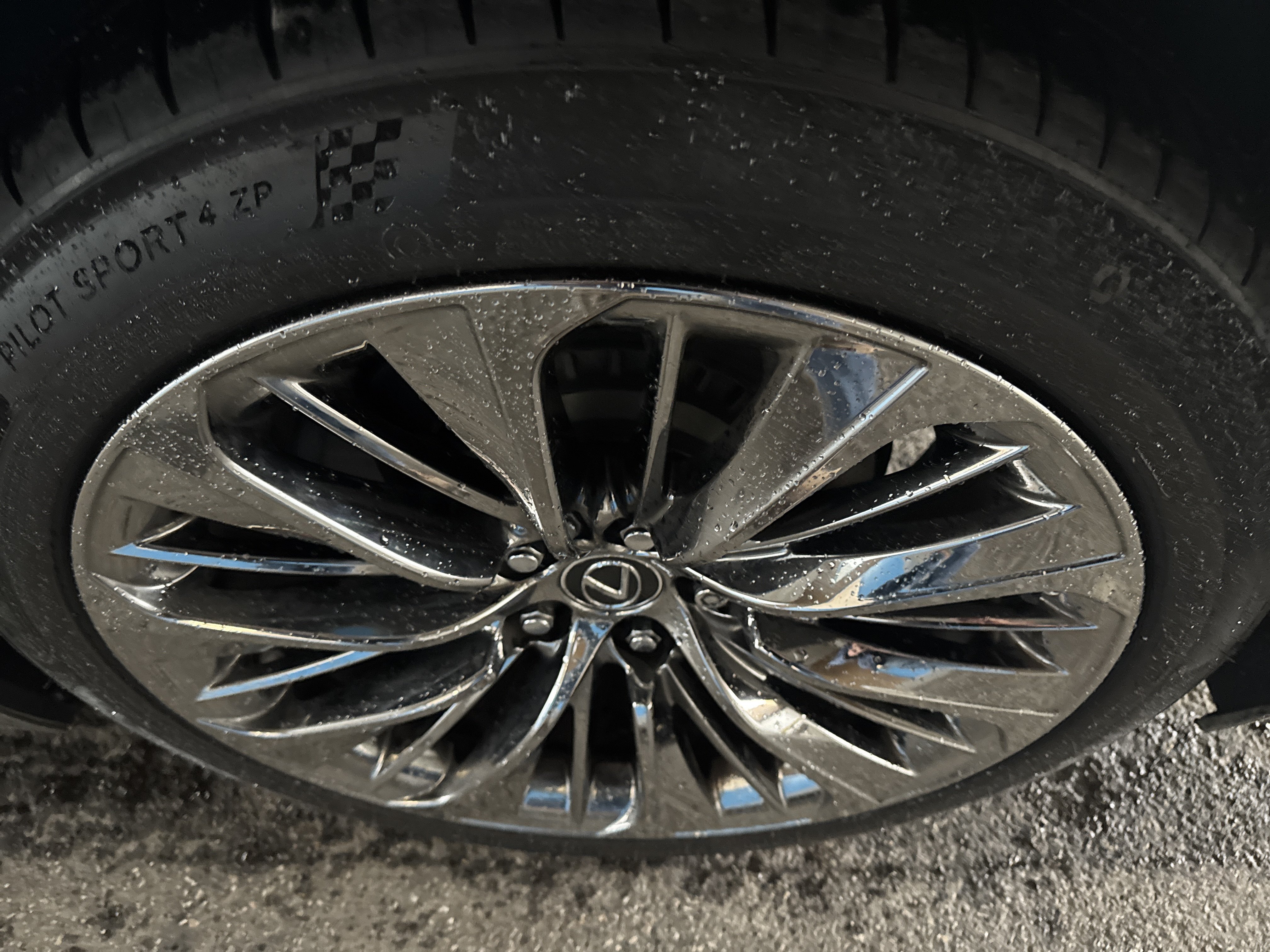 Used 2019 Lexus LS 500 w/ Interior Upgrade Package RWD image 12