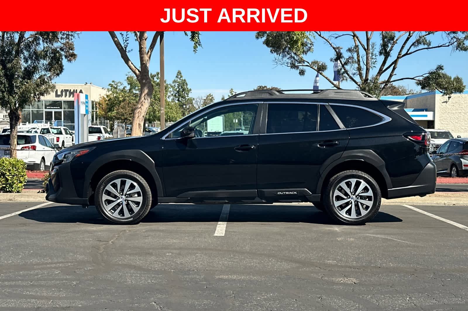 Used 2024 Subaru Outback Premium AWD/4WD image 6