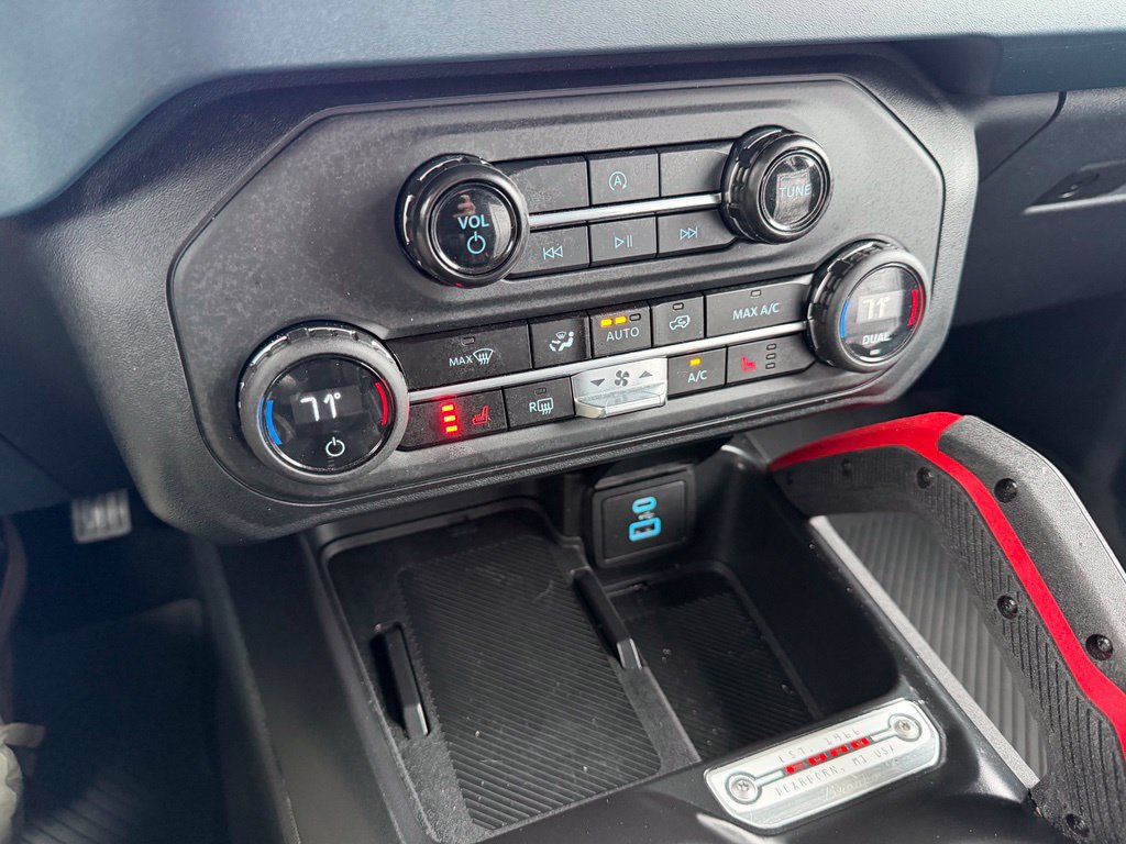 Certified 2025 Ford Bronco Heritage Edition AWD/4WD image 32