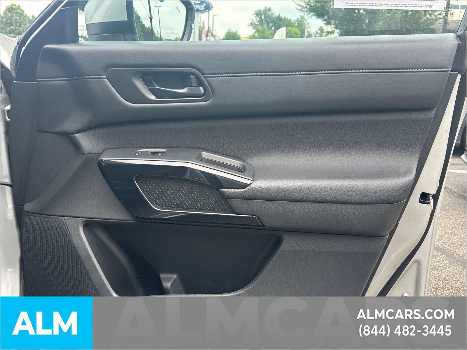 Used 2025 Nissan Pathfinder SV FWD image 16