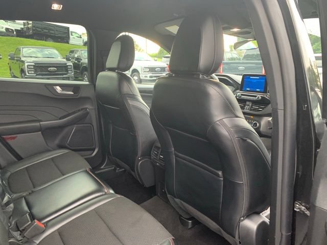 Certified 2025 Ford Escape ST-Line Select AWD/4WD image 12
