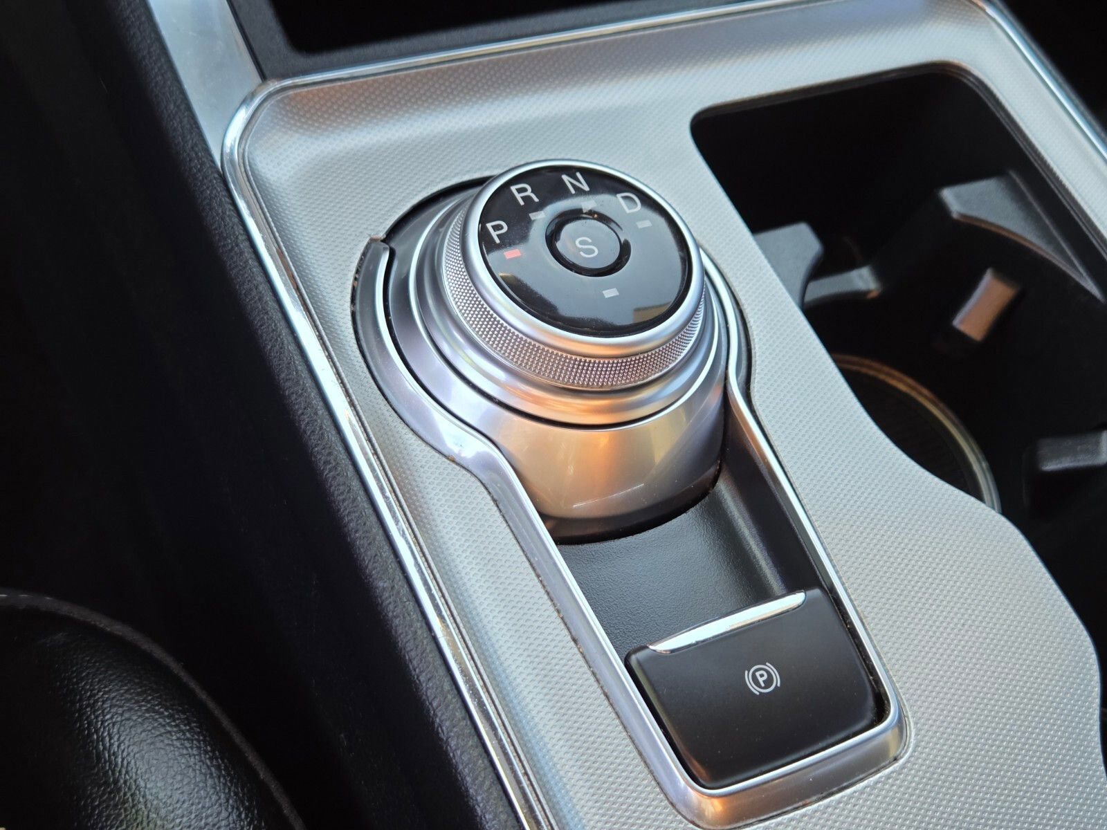 Certified 2022 Ford Edge ST image 22