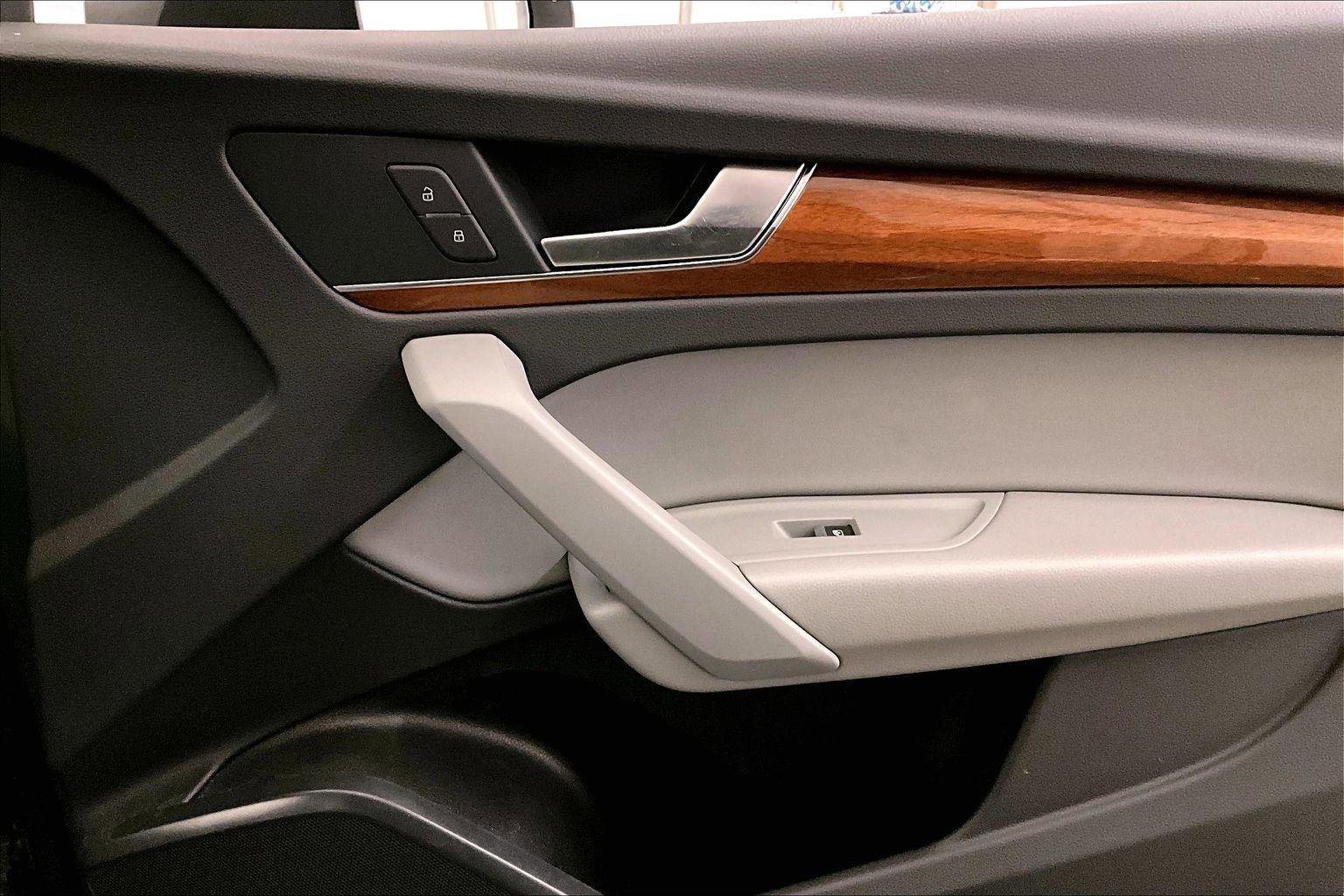 Used 2022 Audi Q5 2.0T Premium image 23