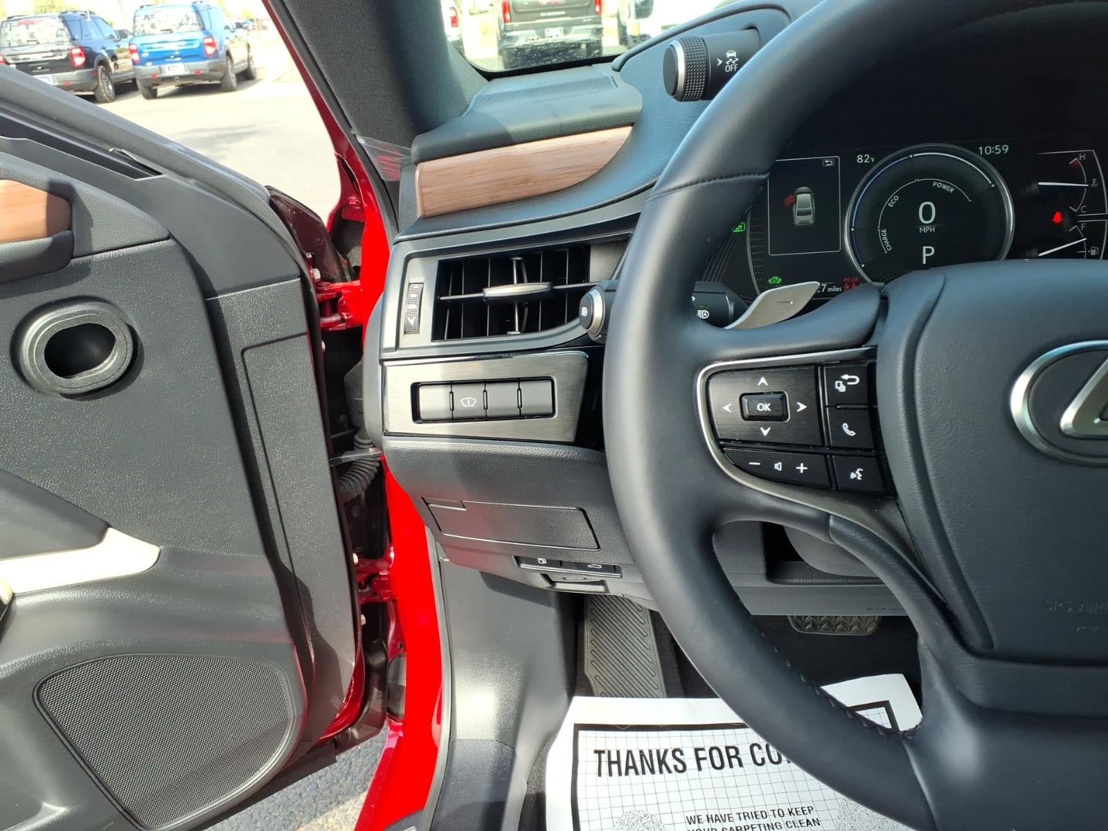 Used 2025 Lexus ES 300h w/ Premium Package FWD image 28