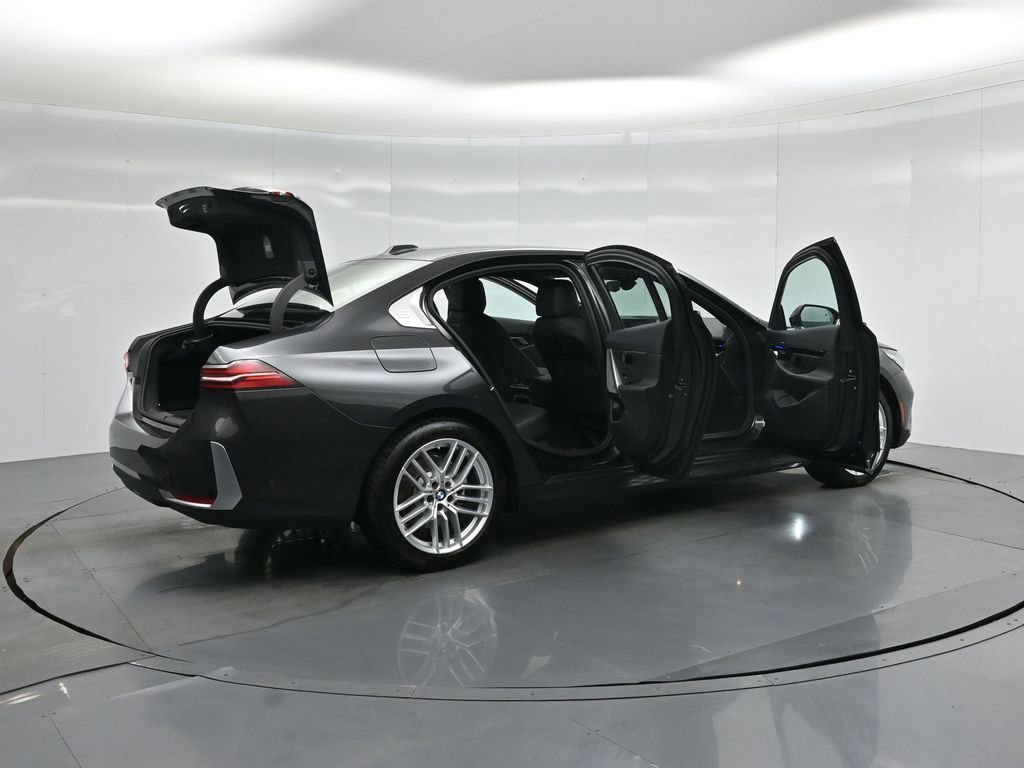 Used 2025 BMW 530i image 35