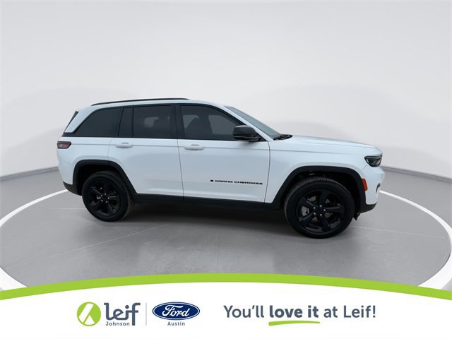 Used 2023 Jeep Grand Cherokee Limited w/ Black Appearance Package image 4