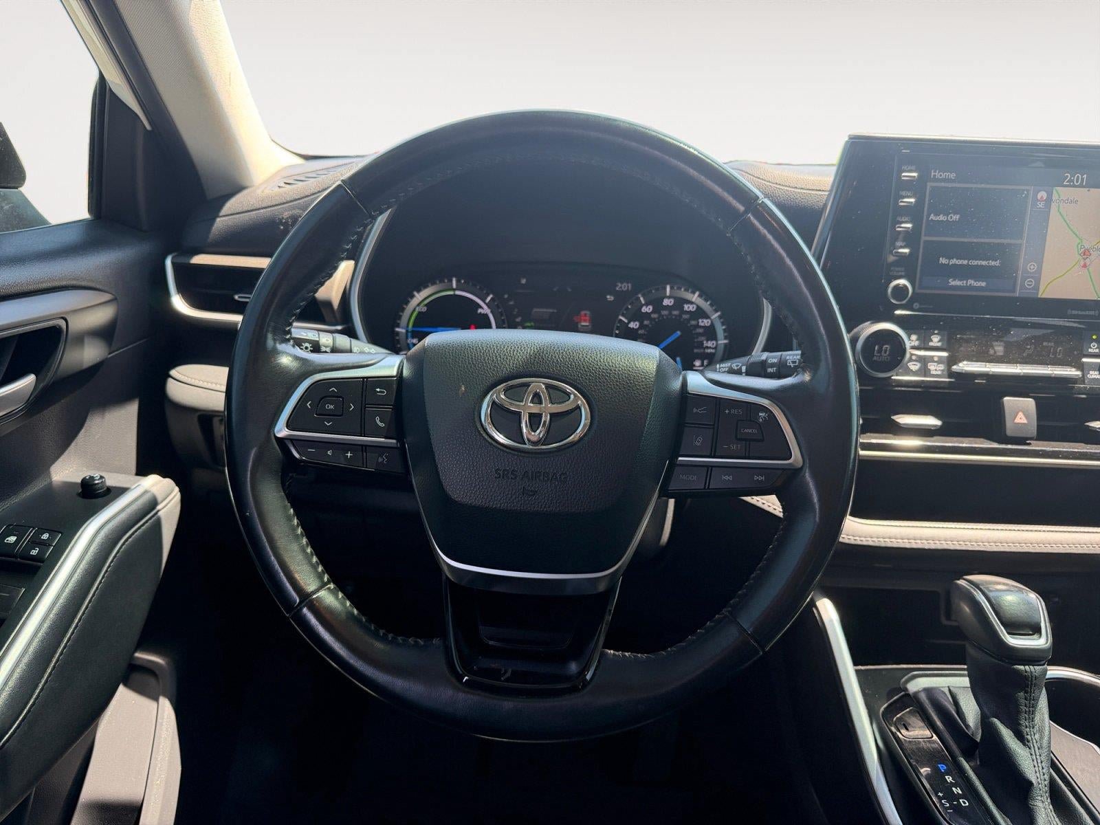 Used 2021 Toyota Highlander XLE AWD/4WD image 14