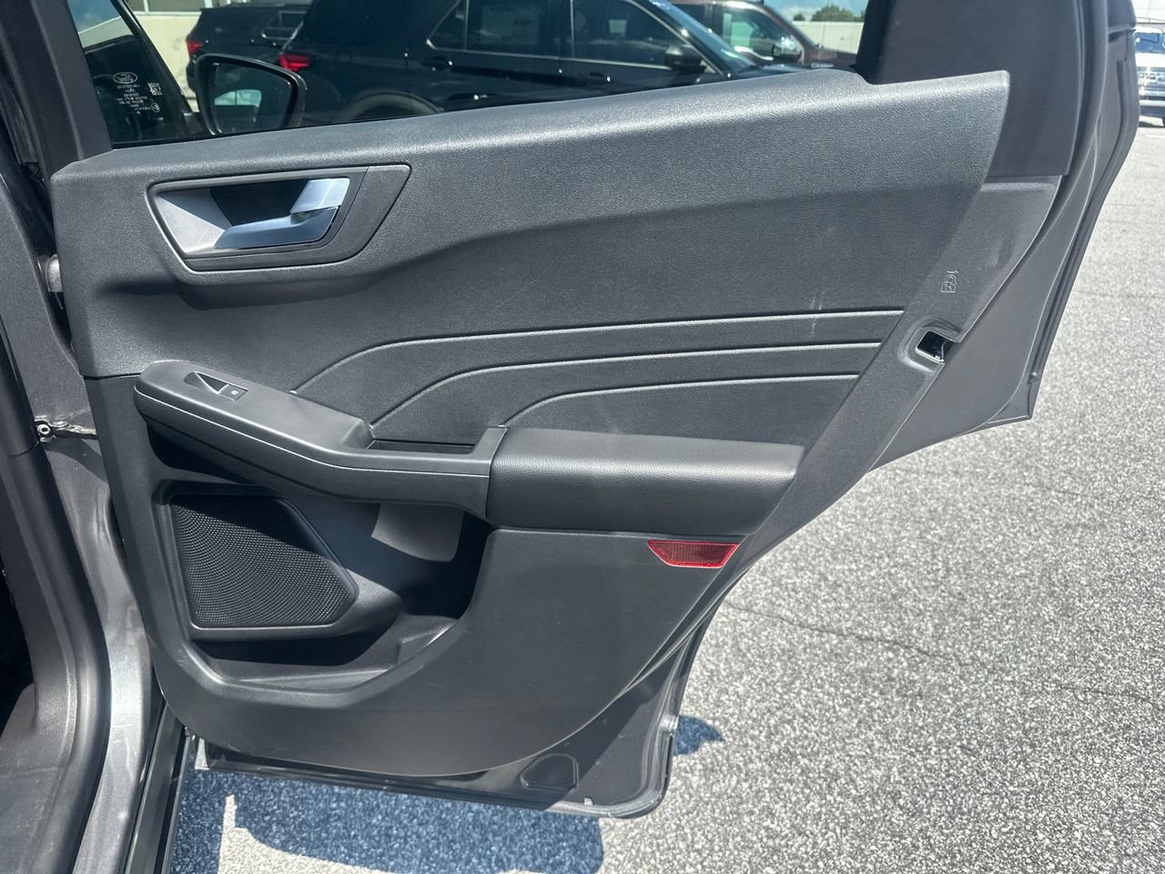 Certified 2025 Ford Escape SE FWD image 18