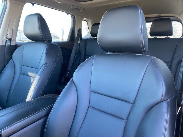 Used 2023 Nissan Rogue SL w/ SL Premium Package image 11