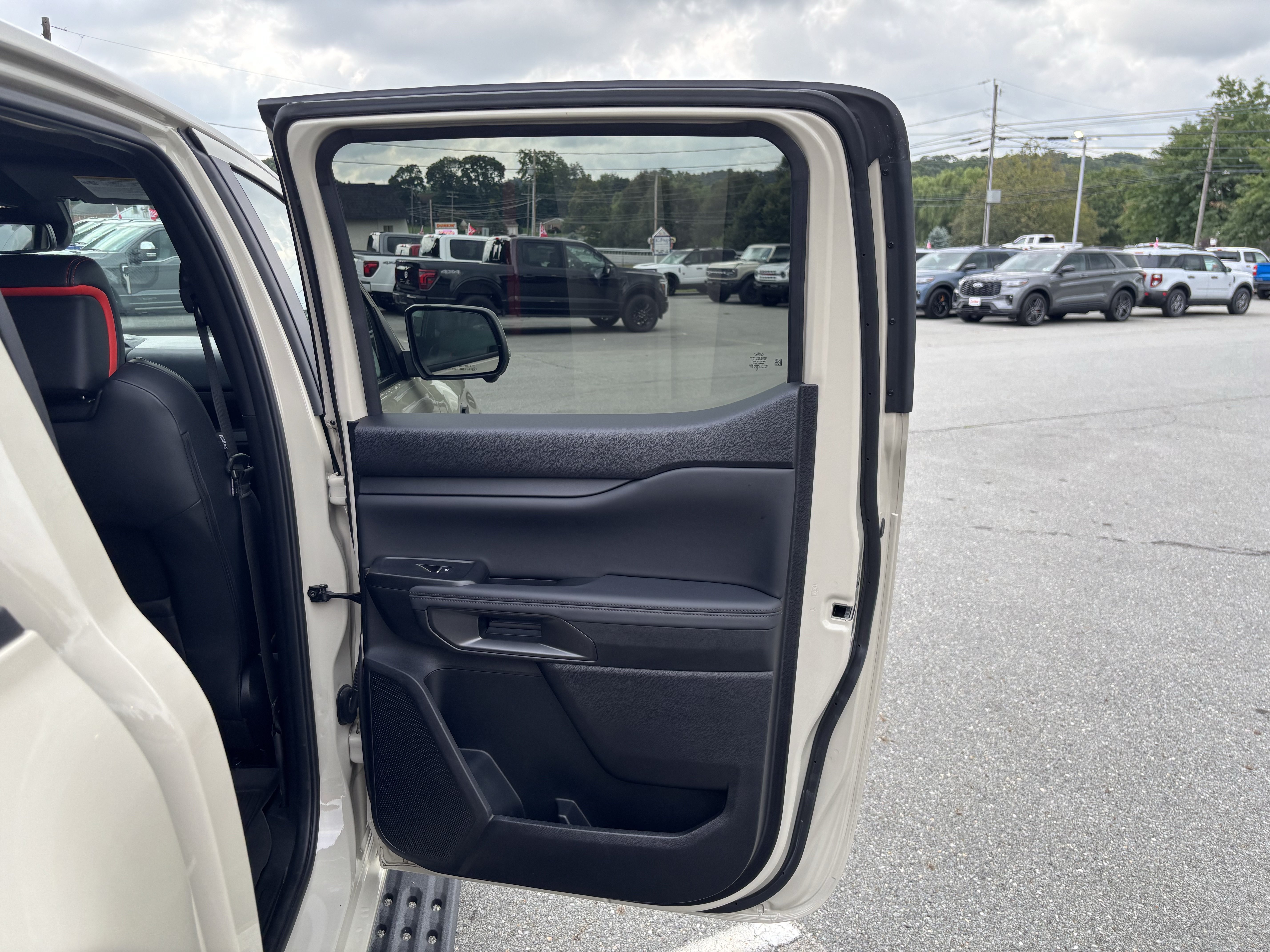 Certified 2025 Ford Ranger Raptor AWD/4WD image 34