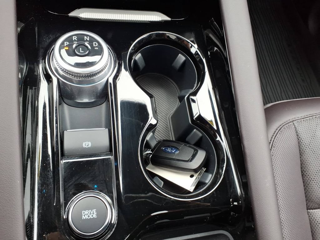 Certified 2025 Ford Explorer Platinum AWD/4WD image 23