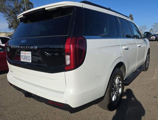 Certified 2025 Ford Expedition Active image 4