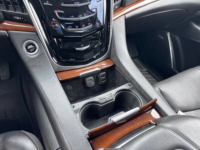 Used 2020 Cadillac Escalade Luxury w/ LPO, Radiant Package AWD/4WD image 29