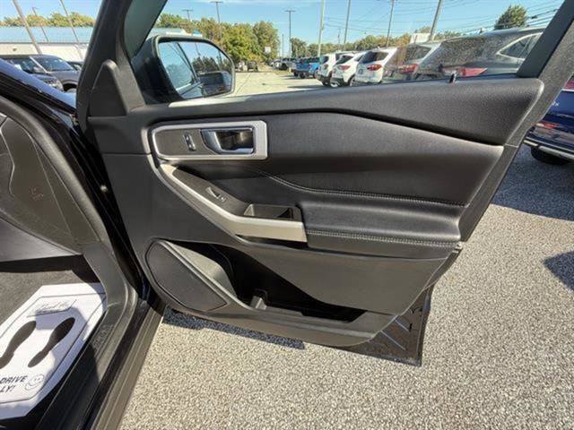 Certified 2021 Ford Explorer XLT w/ Equipment Group 202A image 29