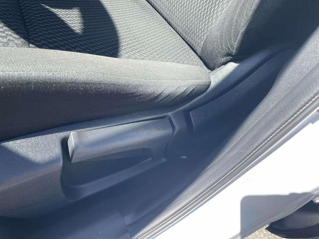 Used 2021 Nissan Rogue Sport S image 18