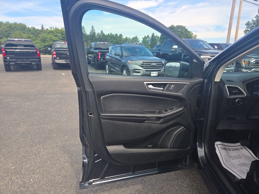 Certified 2024 Ford Edge SEL w/ Convenience Package AWD/4WD image 5
