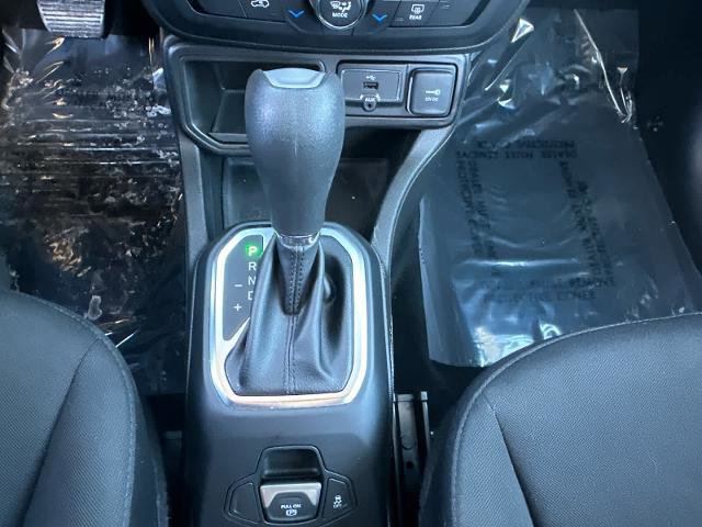 Used 2020 Jeep Renegade Latitude w/ Cold Weather Group image 23