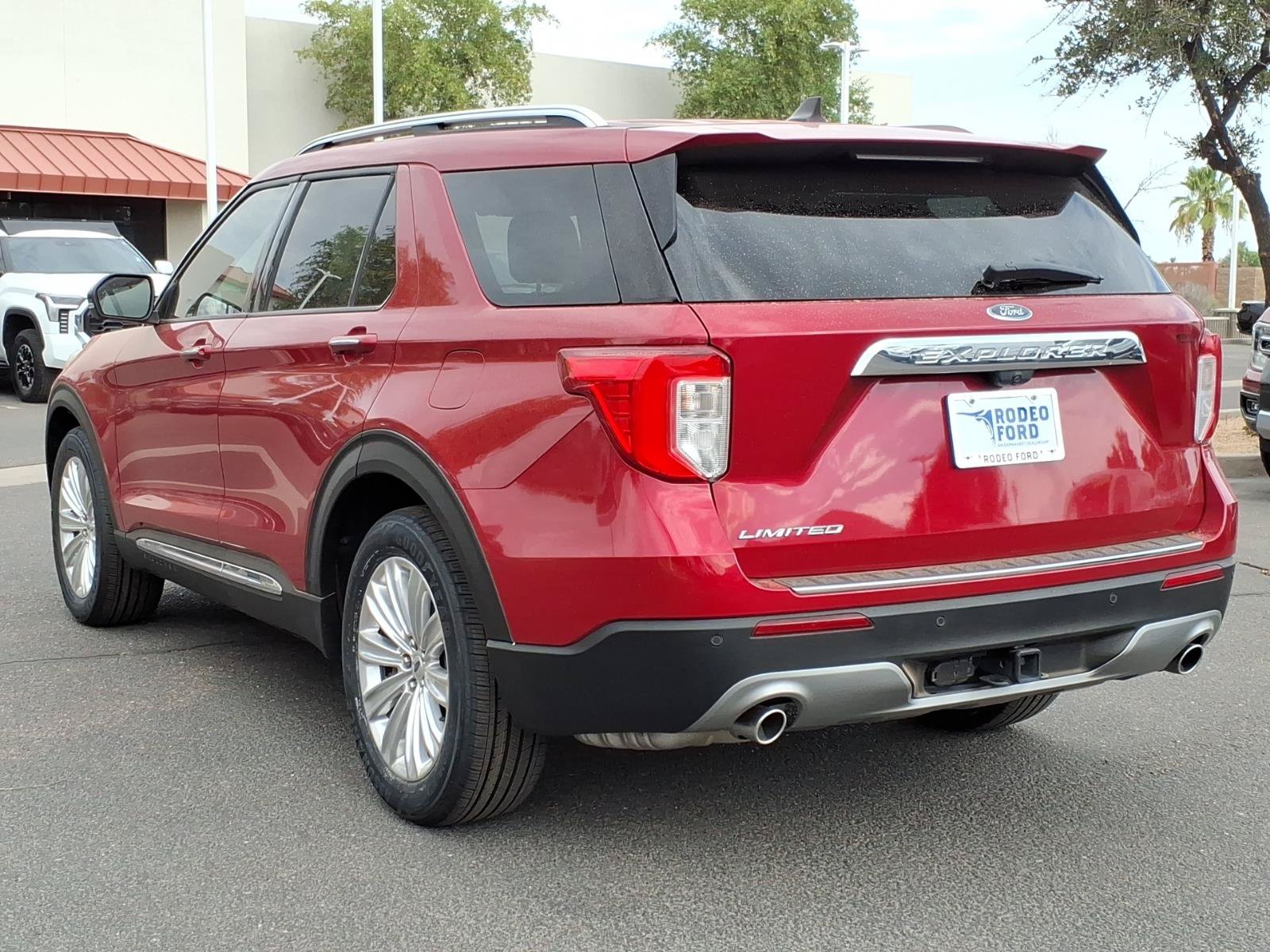 Certified 2022 Ford Explorer Limited w/ Equipment Group 301A RWD image 3