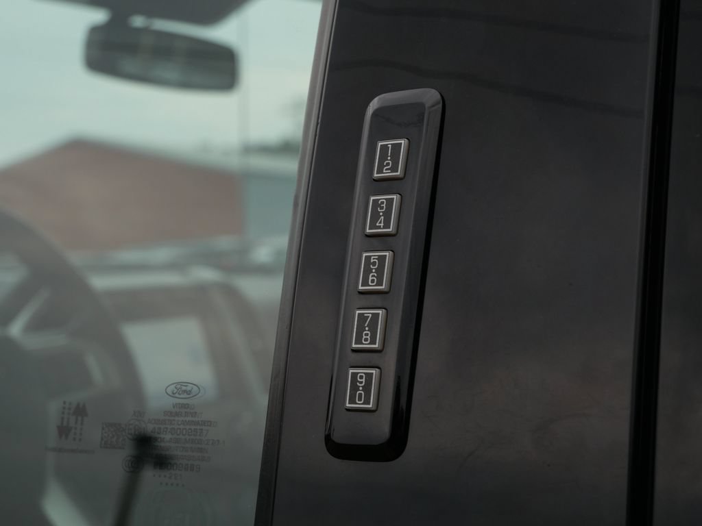 Certified 2021 Ford F250 Lariat AWD/4WD image 20