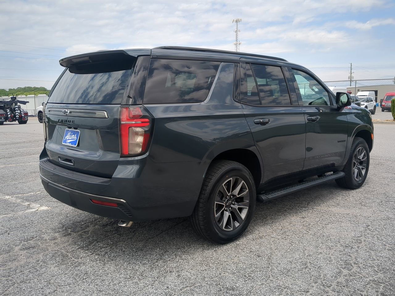 Used 2021 Chevrolet Tahoe Z71 w/ Z71 Signature Package AWD/4WD image 3