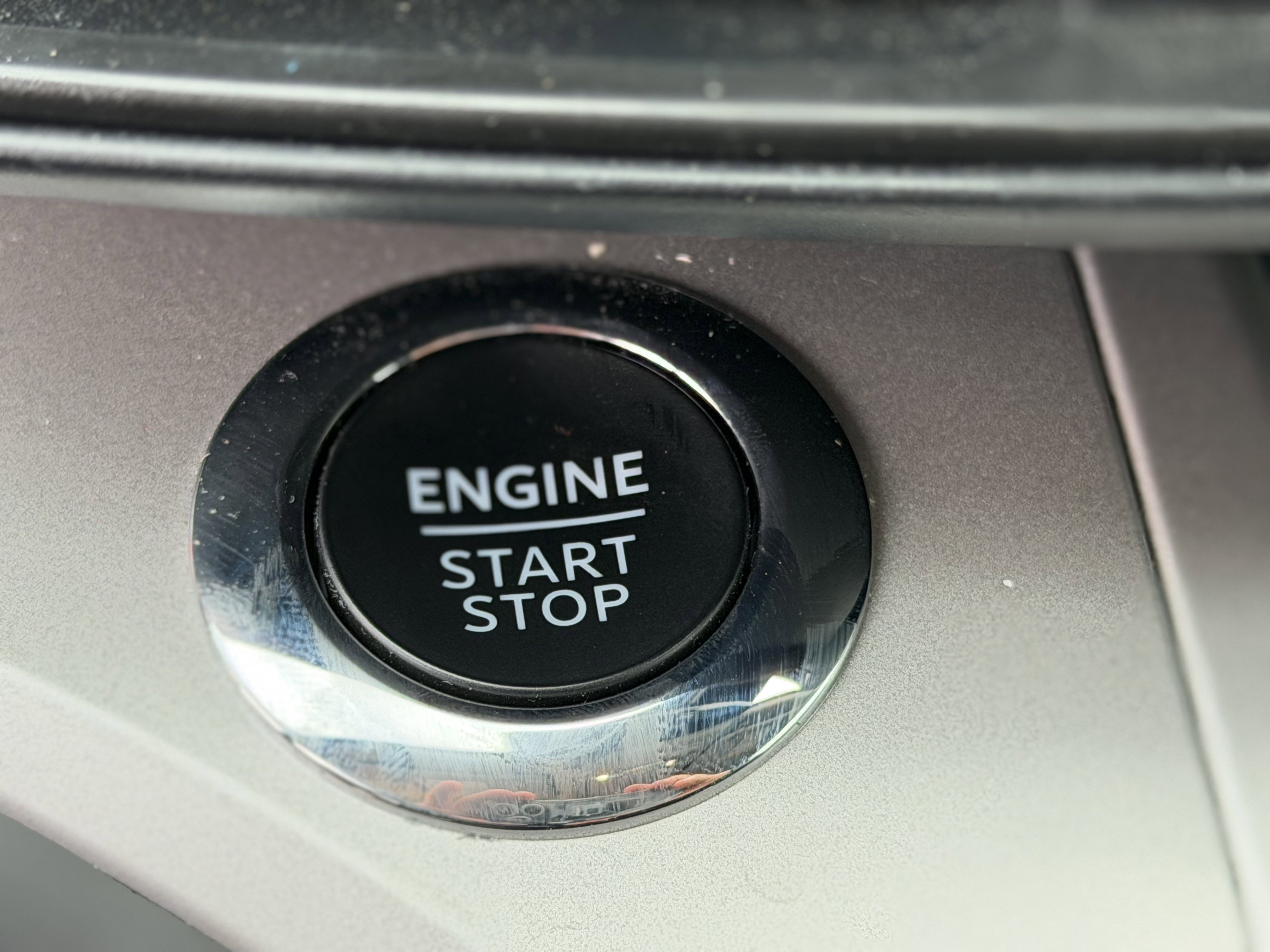 Certified 2024 Ford Explorer XLT RWD image 22