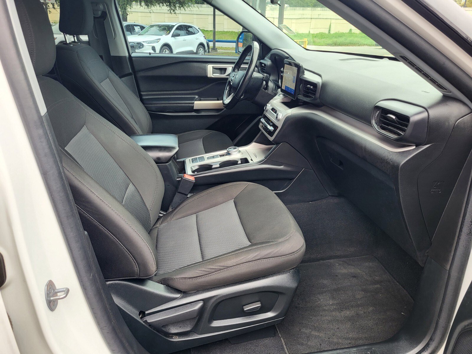 Certified 2023 Ford Explorer XLT RWD image 12