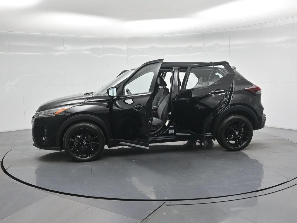 Used 2023 Nissan Kicks SR w/ SR Premium Package FWD image 35