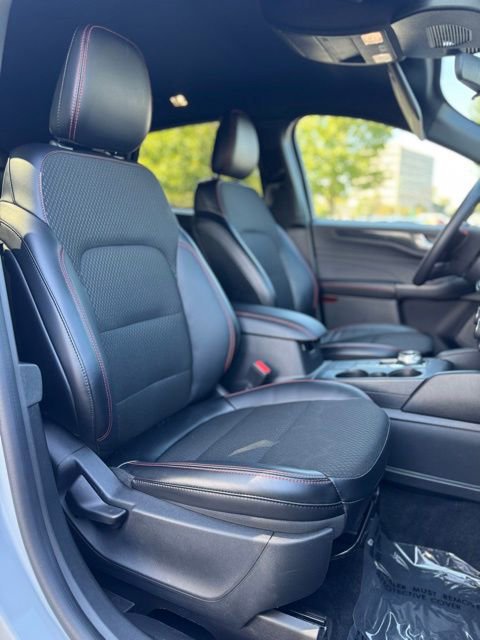 Certified 2025 Ford Escape ST-Line image 23