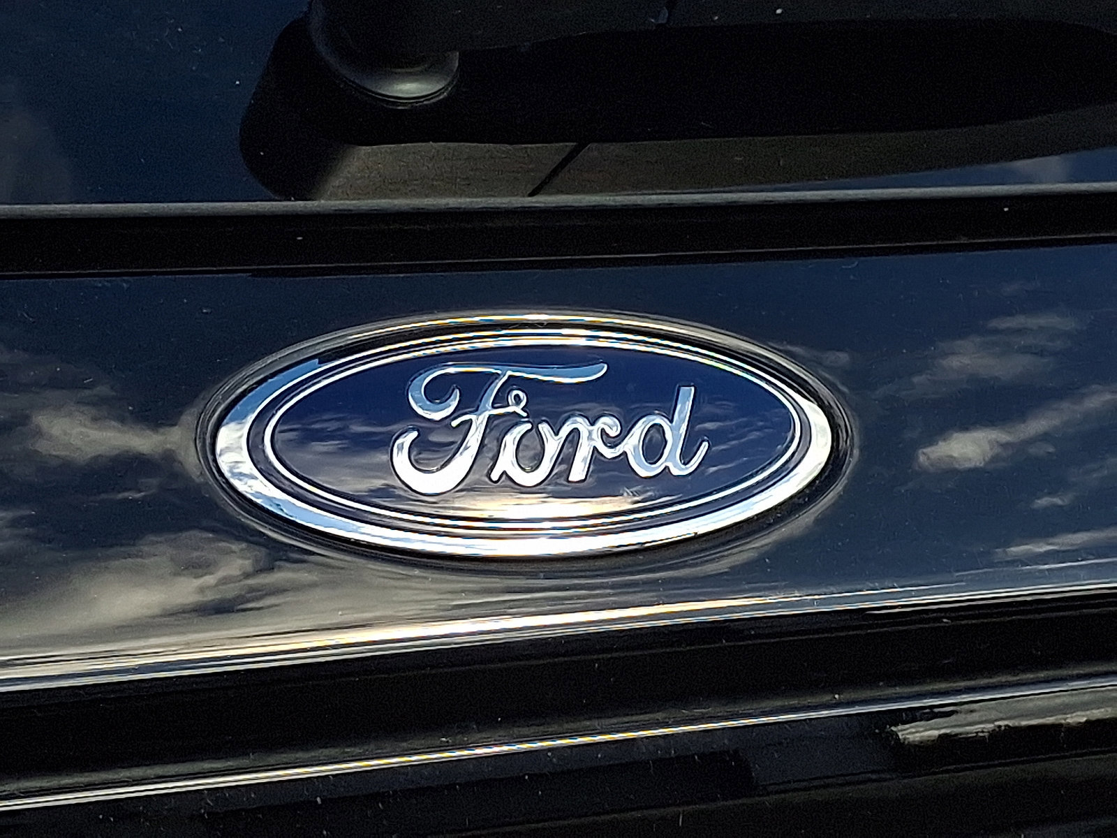 Certified 2022 Ford Explorer ST w/ Equipment Group 401A image 30