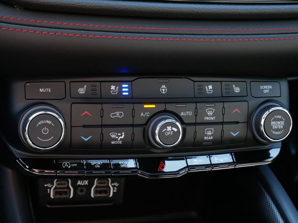 Used 2023 Dodge Durango GT image 24