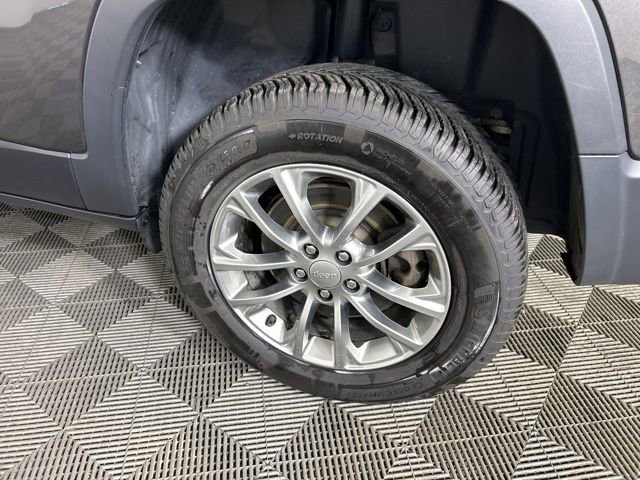 Used 2019 Jeep Cherokee Latitude Plus w/ Comfort/Convenience Group AWD/4WD image 7