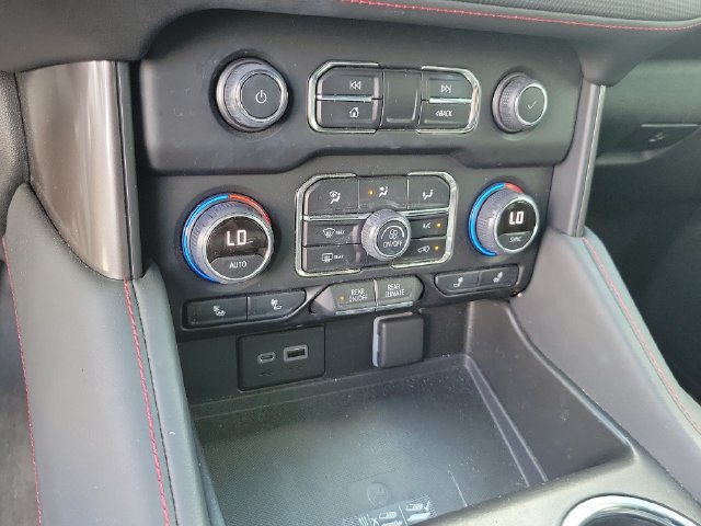 Used 2022 Chevrolet Tahoe RST w/ Luxury Package AWD/4WD image 31