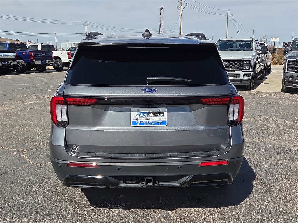 Certified 2025 Ford Explorer ST-Line image 4