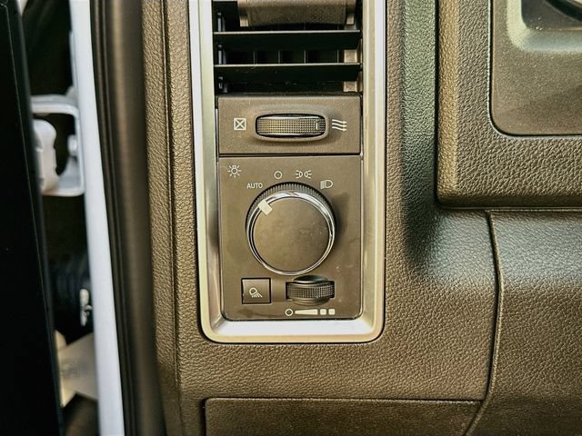 Used 2024 RAM 1500 Classic SLT AWD/4WD image 15