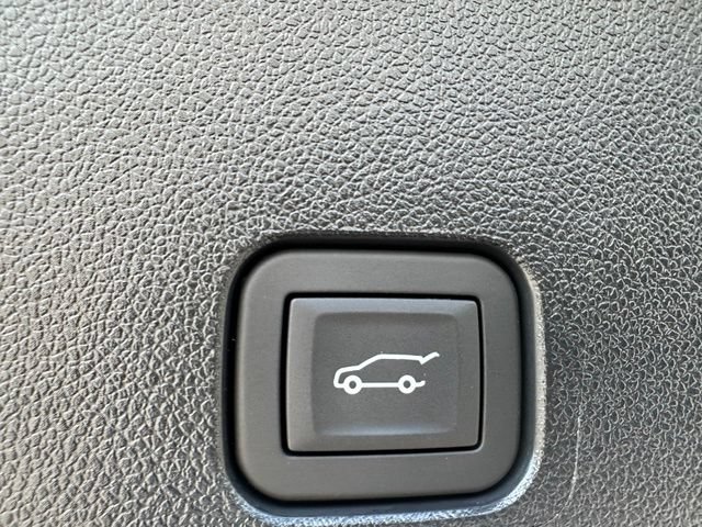 Used 2026 Chevrolet Traverse Z71 w/ Driver Confidence Package AWD/4WD image 11