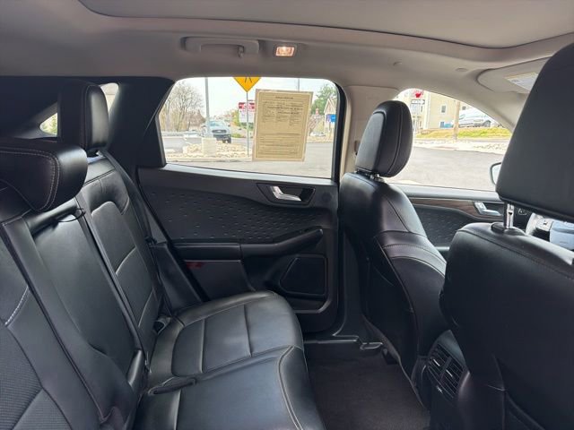 Certified 2020 Ford Escape Titanium image 31