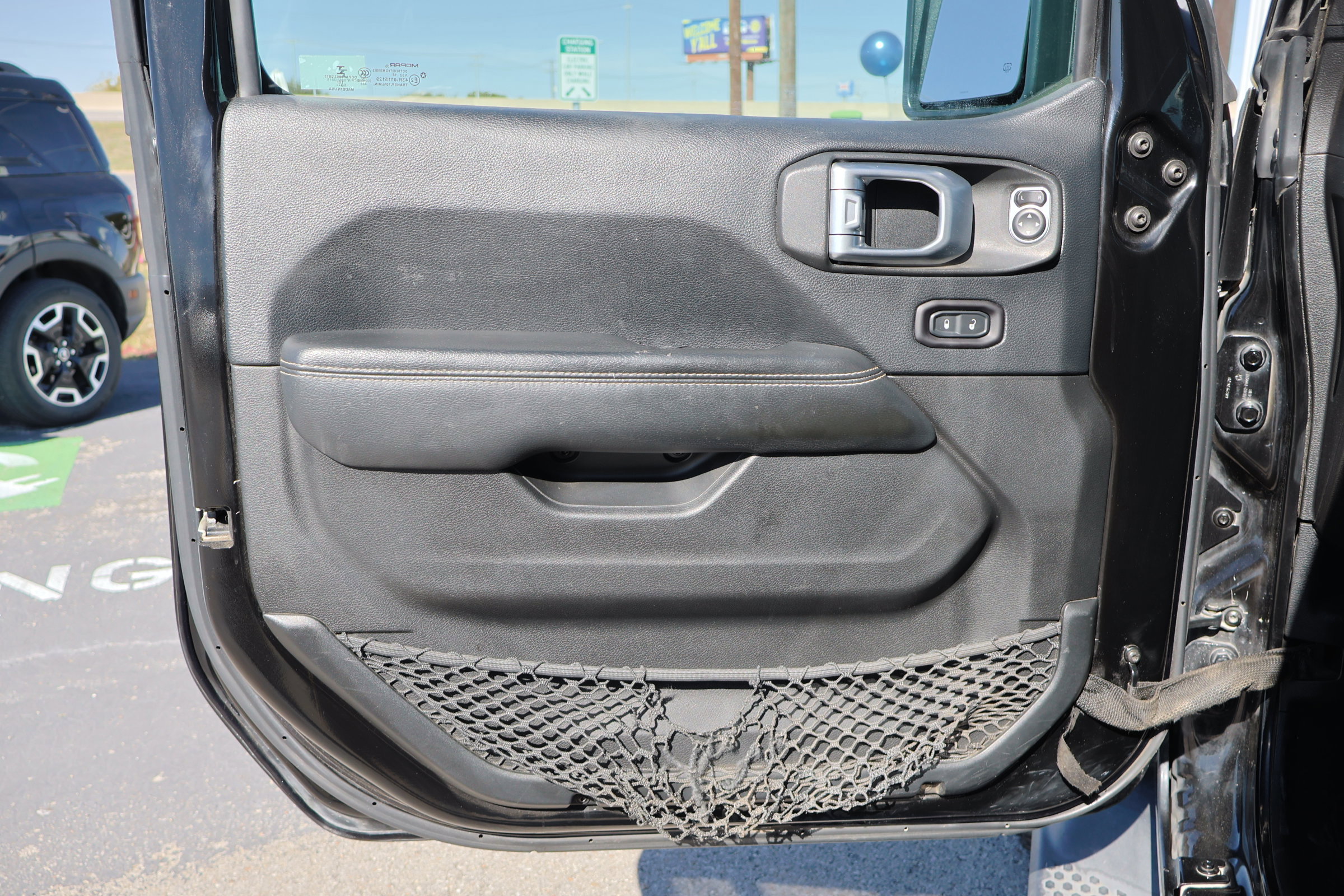 Used 2019 Jeep Wrangler Unlimited Sahara image 15