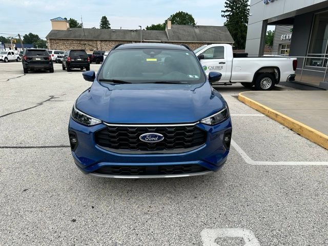 Certified 2023 Ford Escape ST-Line Select w/ Tech Pack #2 AWD/4WD image 3