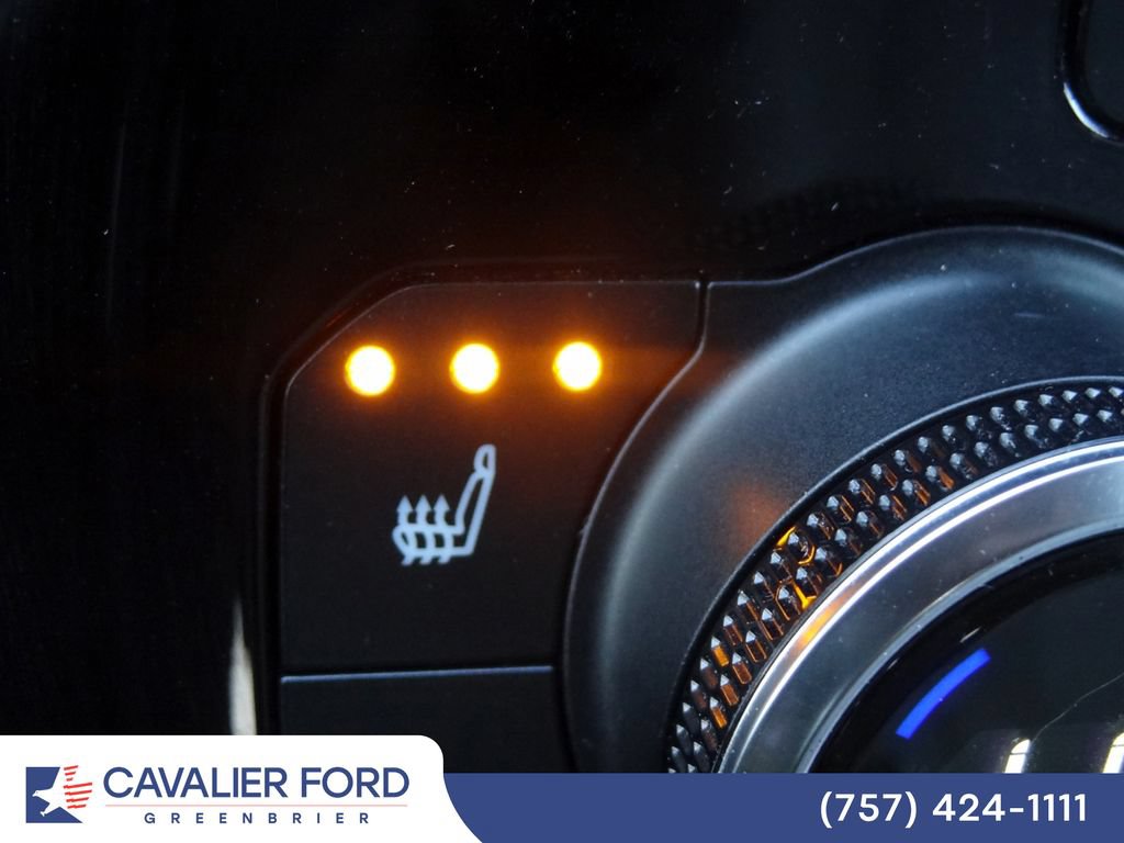 Used 2022 Toyota Highlander XLE AWD/4WD image 28