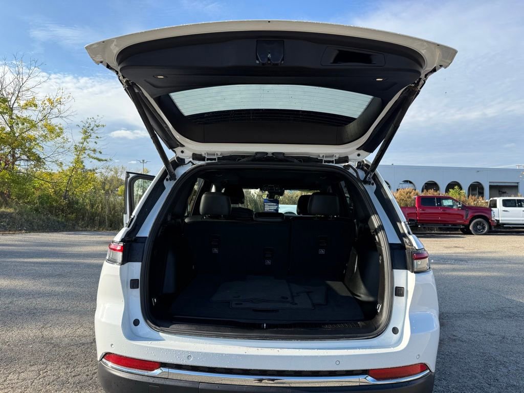 Used 2024 Jeep Grand Cherokee Limited 4xe image 25