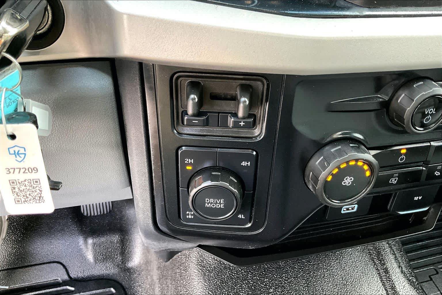 Certified 2025 Ford F250 XL w/ FX4 Off-Road Package AWD/4WD image 27