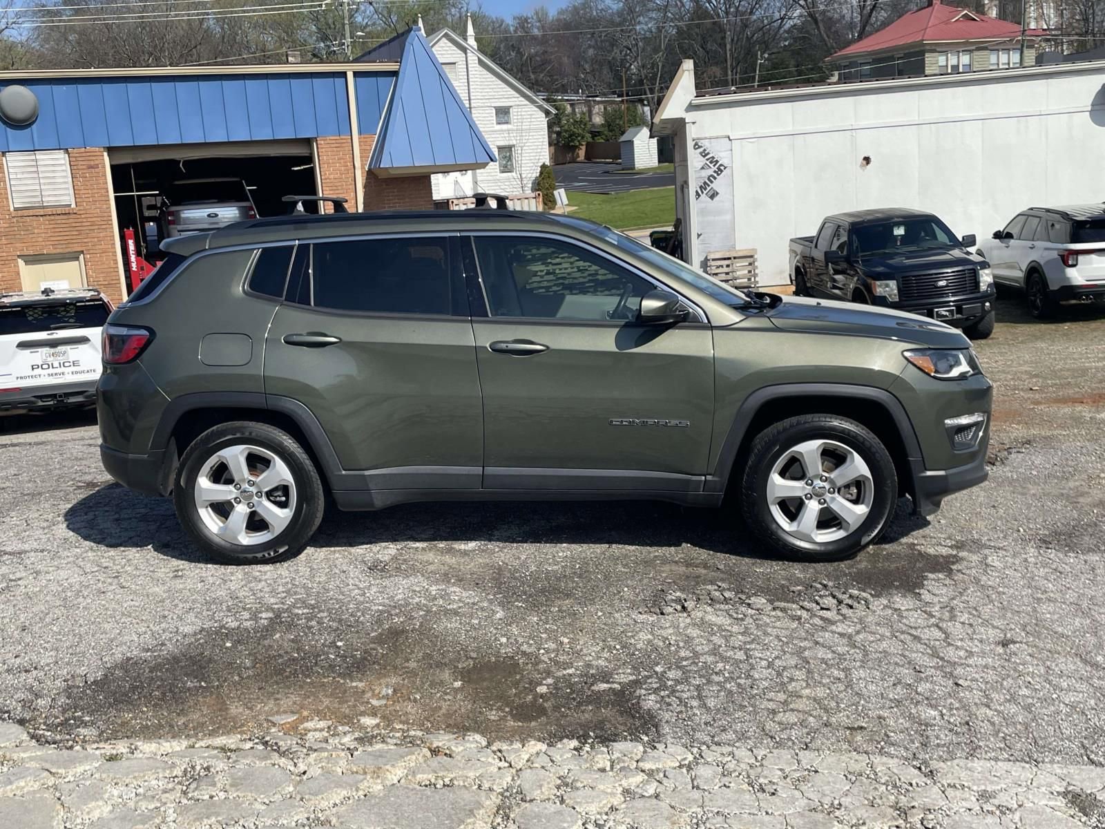 Used 2018 Jeep Compass Latitude w/ Popular Equipment Group image 6